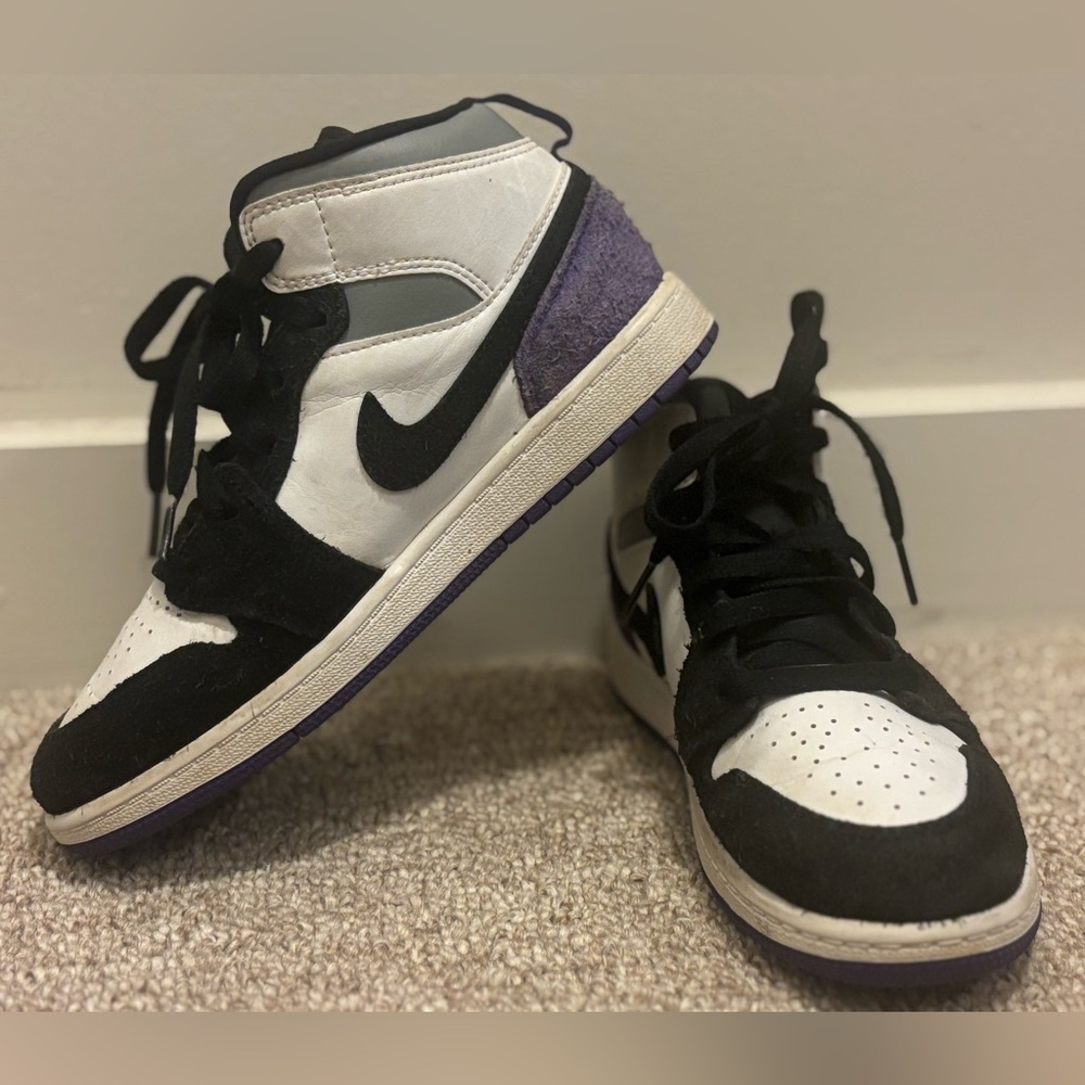 Nike Air Jordan 1 Mid SE Varsity Court Purple Youth Sz 3 BQ6932-105